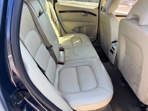 Used 2013 Volvo XC70 3.2 image 17