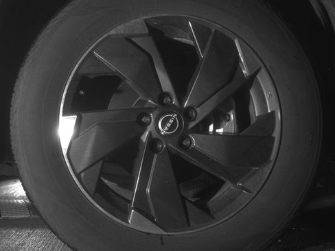 Used 2025 Nissan Rogue SV image 15