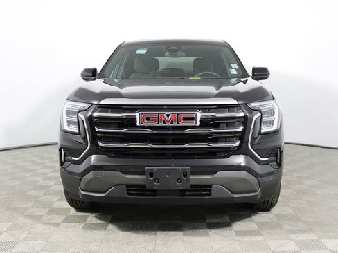 Used 2025 GMC Terrain Elevation image 2