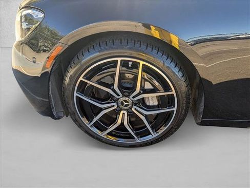 Used 2022 Mercedes-Benz E 350 Sedan image 25