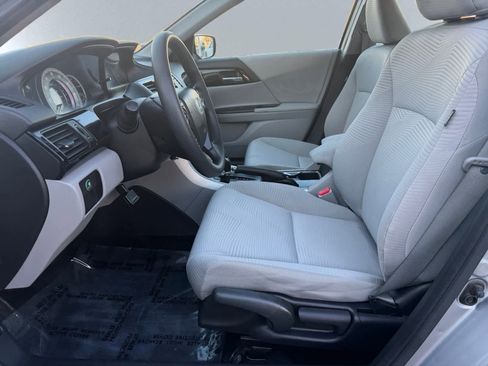 Used 2017 Honda Accord LX image 6