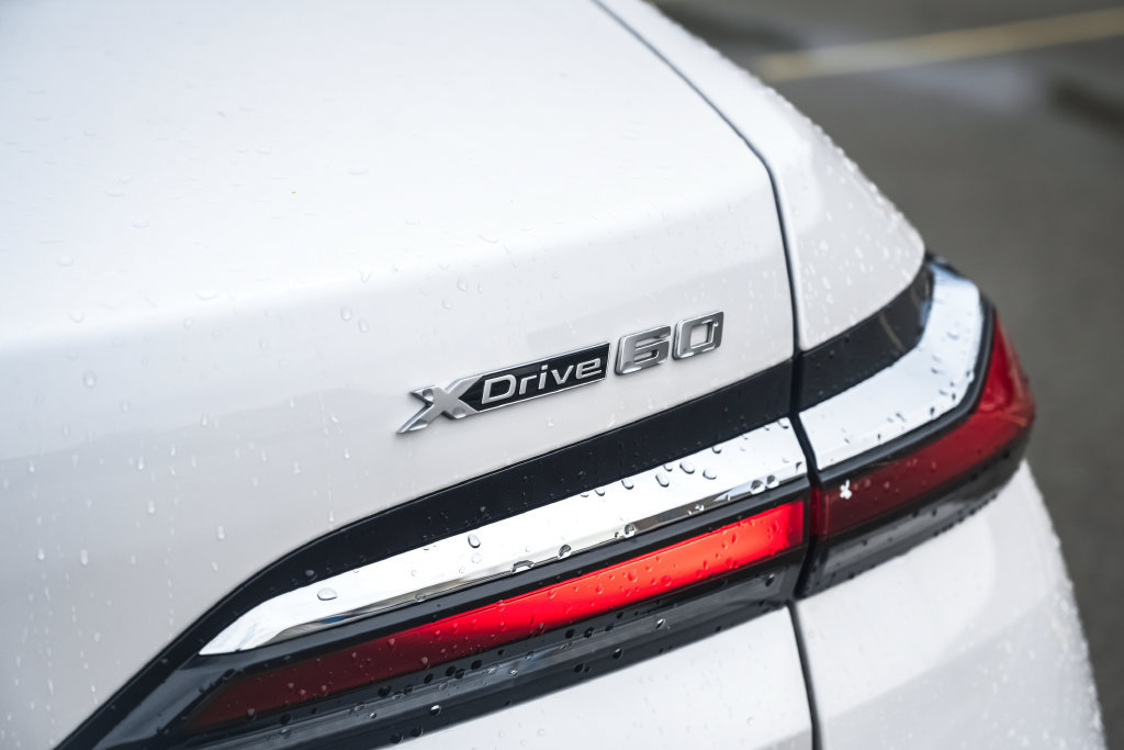Used 2025 BMW i7 xDrive60 AWD/4WD image 17