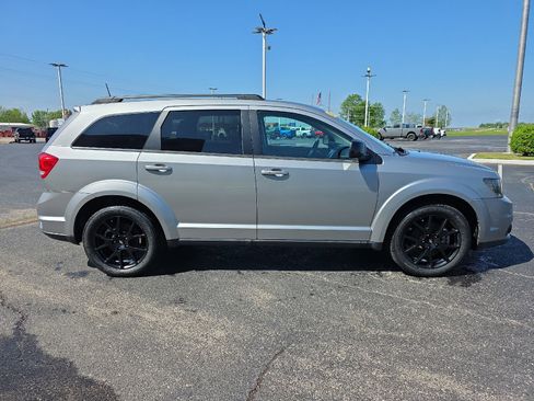 Used 2019 Dodge Journey SE w/ Connectivity Group FWD image 5