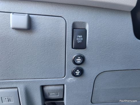 Used 2020 Toyota Sienna LE FWD image 38