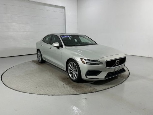 Used 2020 Volvo S60 T6 Momentum AWD/4WD image 2
