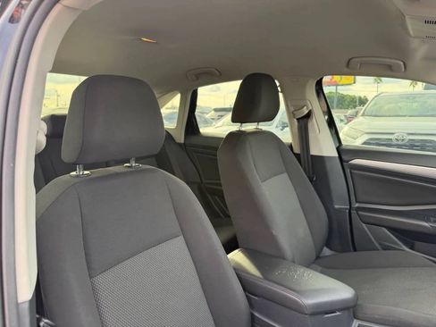 Used 2019 Volkswagen Jetta S FWD image 32