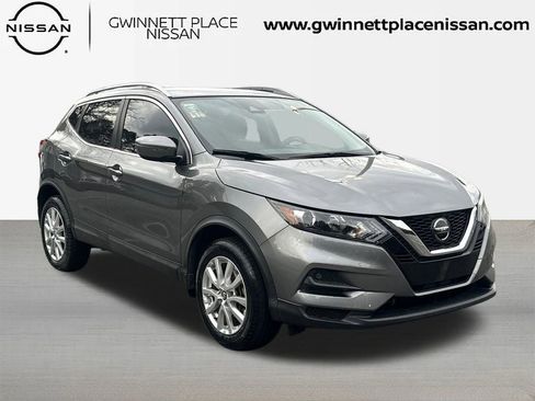 Used 2020 Nissan Rogue Sport SV image 3