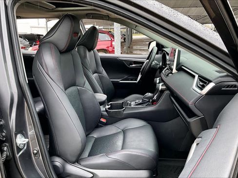 Used 2022 Toyota RAV4 TRD Off-Road image 16