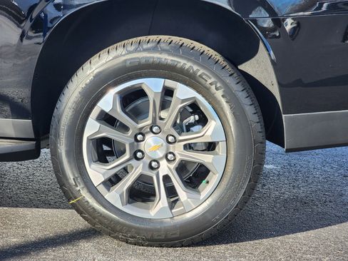 New 2026 Chevrolet Suburban LT w/ Comfort Package image 10