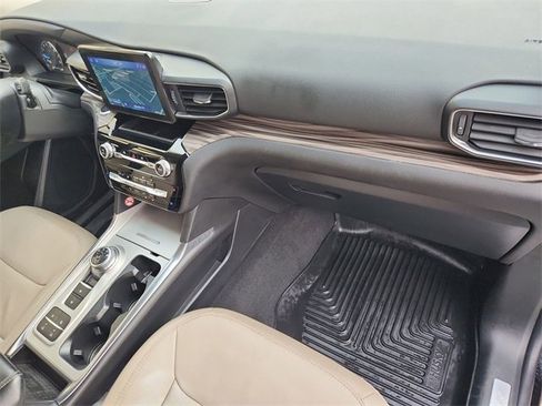 Used 2022 Ford Explorer Limited w/ Equipment Group 301A image 29