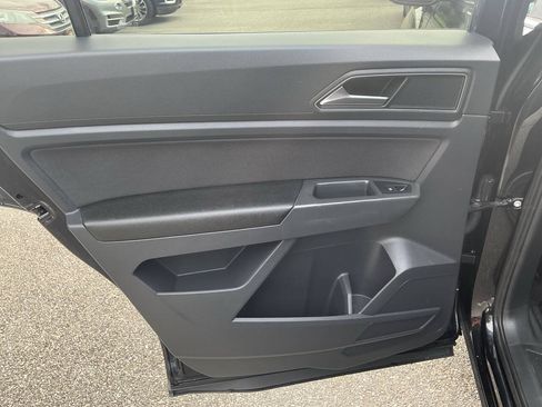 Used 2018 Volkswagen Atlas Launch Edition AWD/4WD image 27