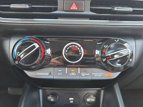 Used 2023 Hyundai Kona SE FWD image 28