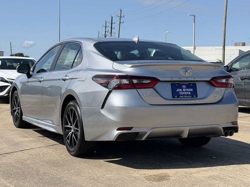 Used 2024 Toyota Camry SE FWD image 7