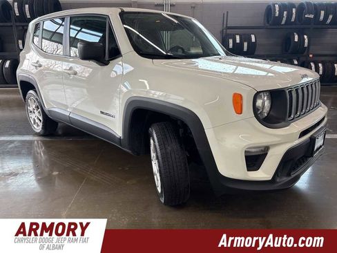 Used 2023 Jeep Renegade Latitude image 3