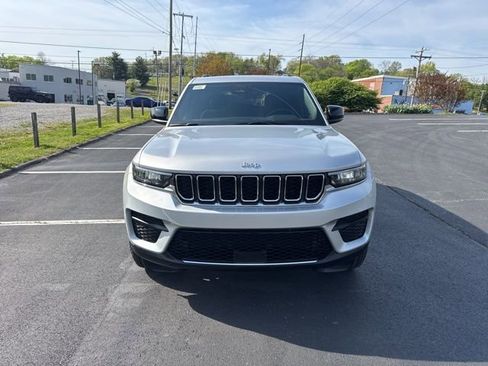 New 2026 Jeep Grand Cherokee Laredo X AWD/4WD image 2