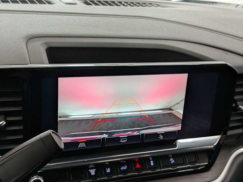 Used 2025 GMC Sierra 3500 SLT image 30