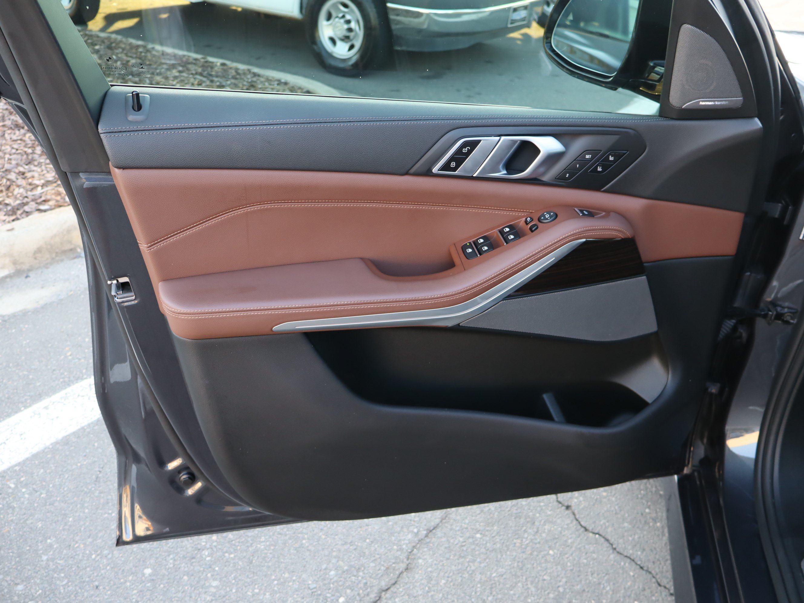 Used 2021 BMW X5 M50i AWD/4WD image 15