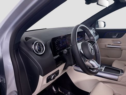 Used 2025 Mercedes-Benz GLA 250 image 23