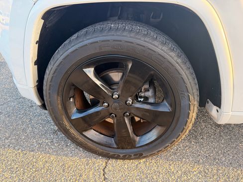 Used 2015 Jeep Grand Cherokee Altitude image 20