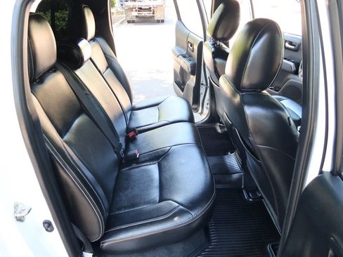 Used 2018 Toyota Tacoma TRD Sport w/ Technology Package image 22