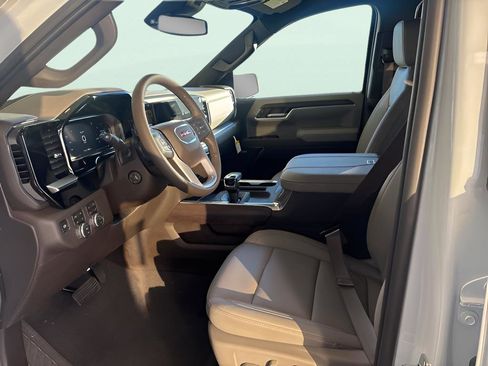 New 2026 GMC Sierra 1500 SLT image 15