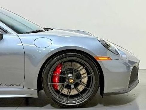 Used 2025 Porsche 911 Carrera 4 GTS AWD/4WD image 13