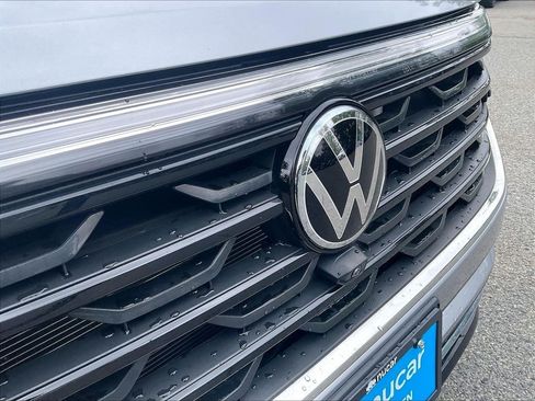 Used 2024 Volkswagen Atlas SEL Premium R-Line AWD/4WD image 32