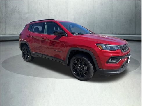 New 2025 Jeep Compass Latitude w/ Sun & Sound Group AWD/4WD image 4