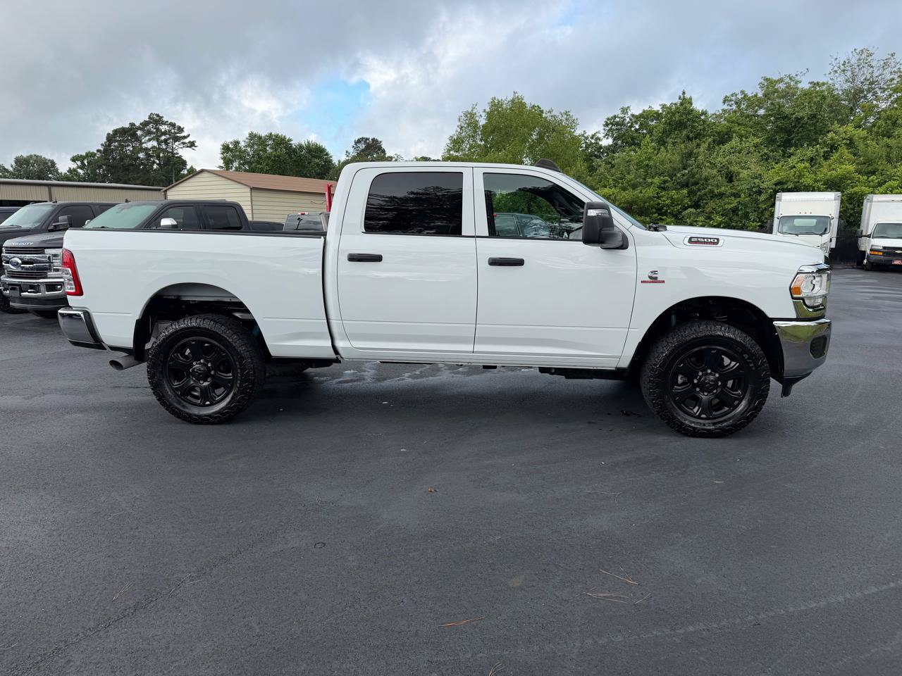 Used 2024 RAM 2500 Tradesman w/ Chrome Appearance Group AWD/4WD image 5