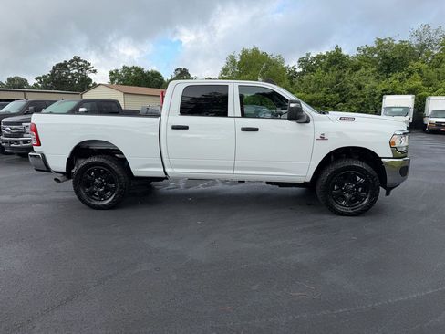 Used 2024 RAM 2500 Tradesman w/ Chrome Appearance Group AWD/4WD image 5
