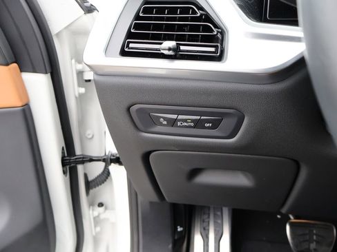 Certified 2024 BMW X5 xDrive40i w/ M Sport Package image 39