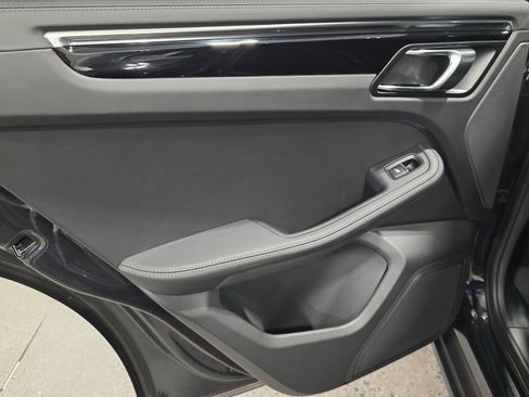 New 2026 Porsche Macan image 26