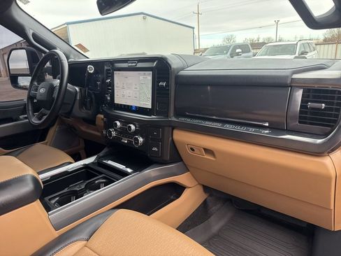 Used 2025 Ford F350 Lariat w/ Lariat Ultimate Package image 39