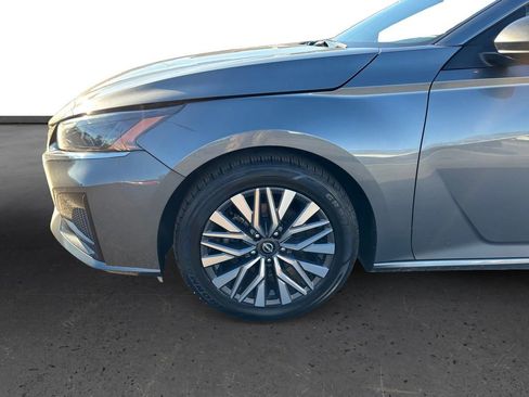 Used 2024 Nissan Altima 2.5 SV image 13