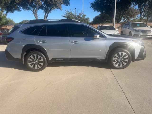 Used 2024 Subaru Outback Touring AWD/4WD image 2