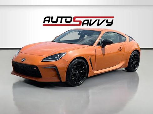 Used 2023 Toyota GR86 10th Anniversary SE RWD image 3
