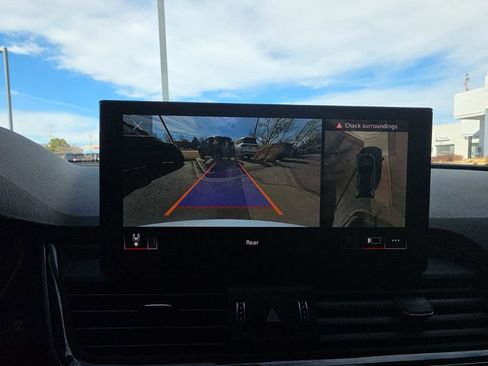 Used 2025 Audi Q5 e Premium Plus w/ Premium Plus Package image 16