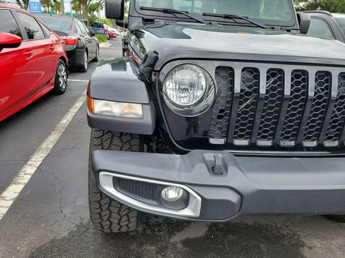 Used 2023 Jeep Gladiator Sport AWD/4WD image 8