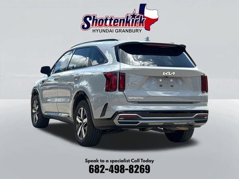 Used 2023 Kia Sorento EX FWD image 8