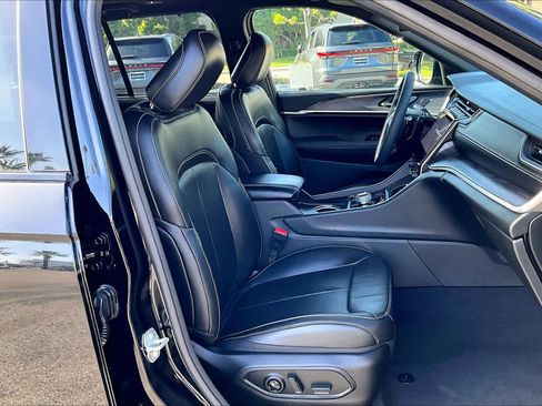 Used 2024 Jeep Grand Cherokee Limited 4xe image 8