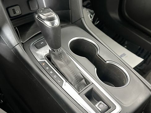 Used 2018 Chevrolet Equinox LT AWD/4WD image 16