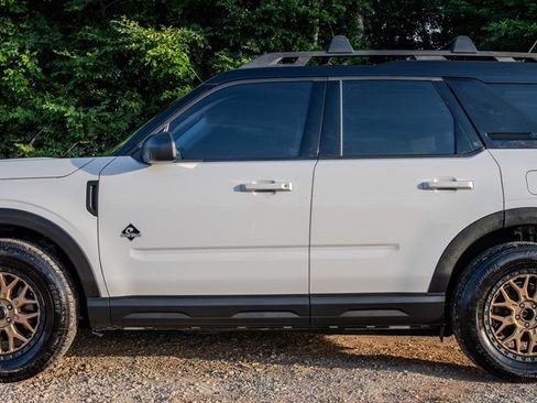 Used 2023 Ford Bronco Sport Outer Banks w/ Tech Package AWD/4WD image 2