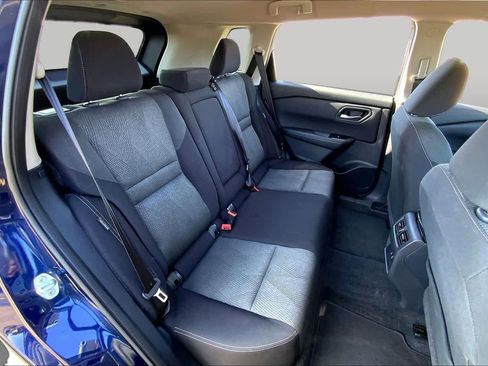 Used 2025 Nissan Rogue SV FWD image 20