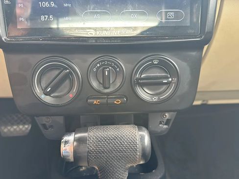 Used 2008 Volkswagen Beetle S FWD image 28