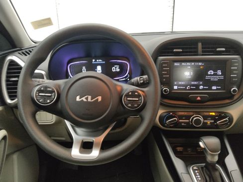 Used 2025 Kia Soul LX w/ LX Technology Package image 22