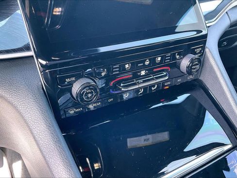 Used 2022 Jeep Grand Cherokee Trailhawk w/ Advanced Protech Group II image 33