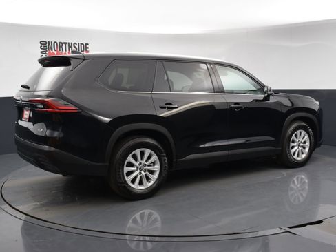 Used 2025 Toyota Grand Highlander XLE image 4