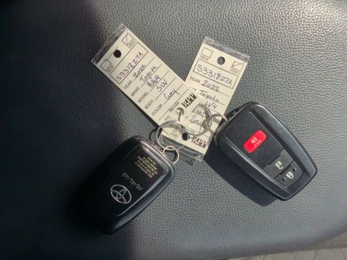 Used 2022 Toyota RAV4 XLE FWD image 31