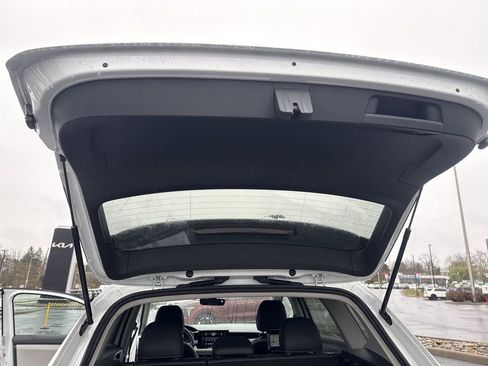 New 2025 Volkswagen Taos SE image 44