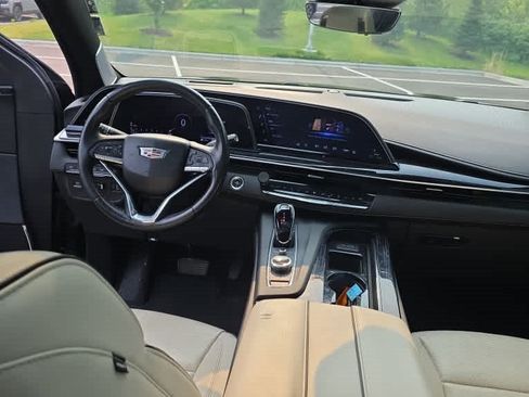 Used 2022 Cadillac Escalade Sport w/ LPO, ONYX Package AWD/4WD image 7